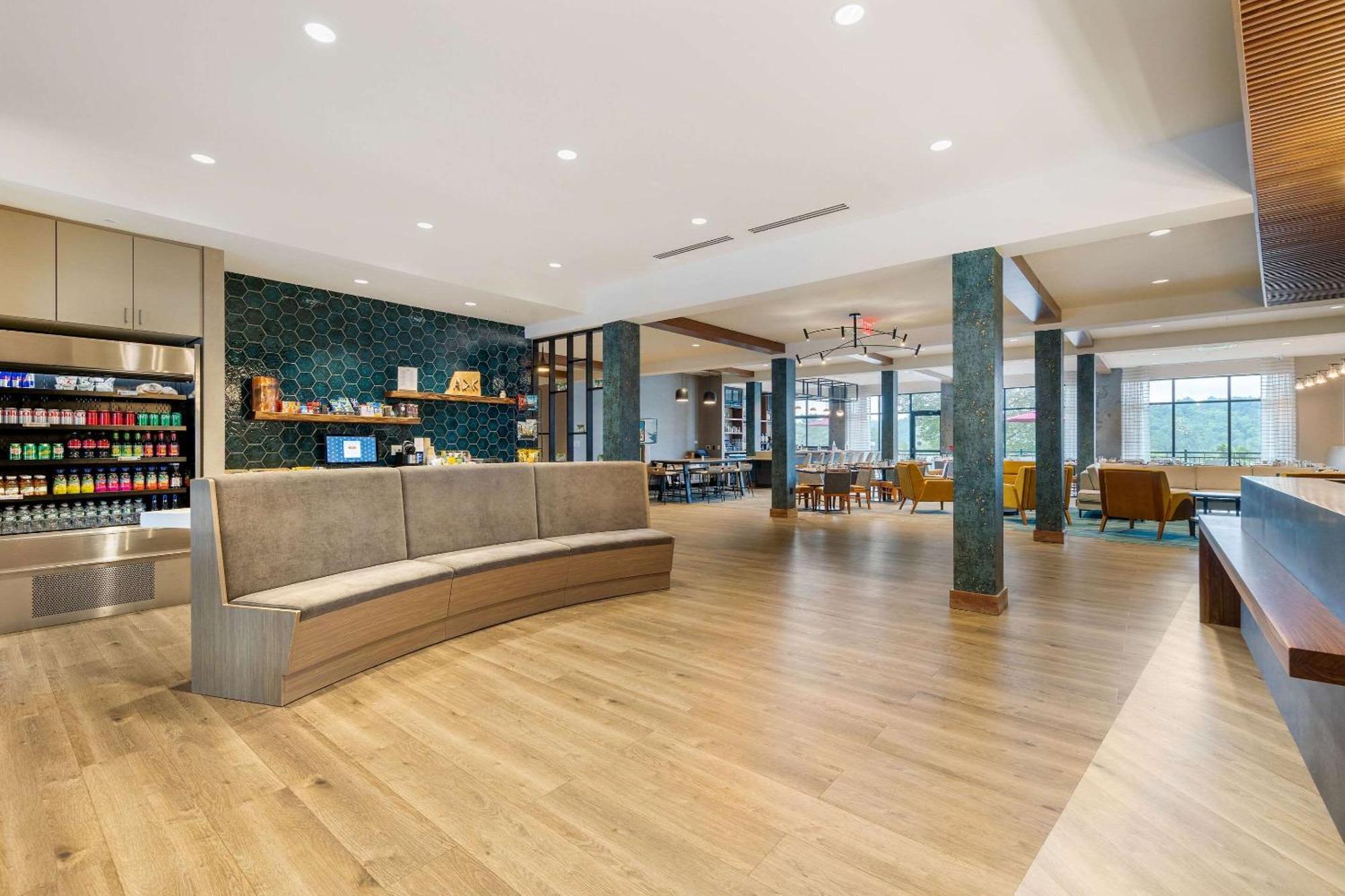 Cambria Hotel Lake Placid - Lakeside Resort Εξωτερικό φωτογραφία
