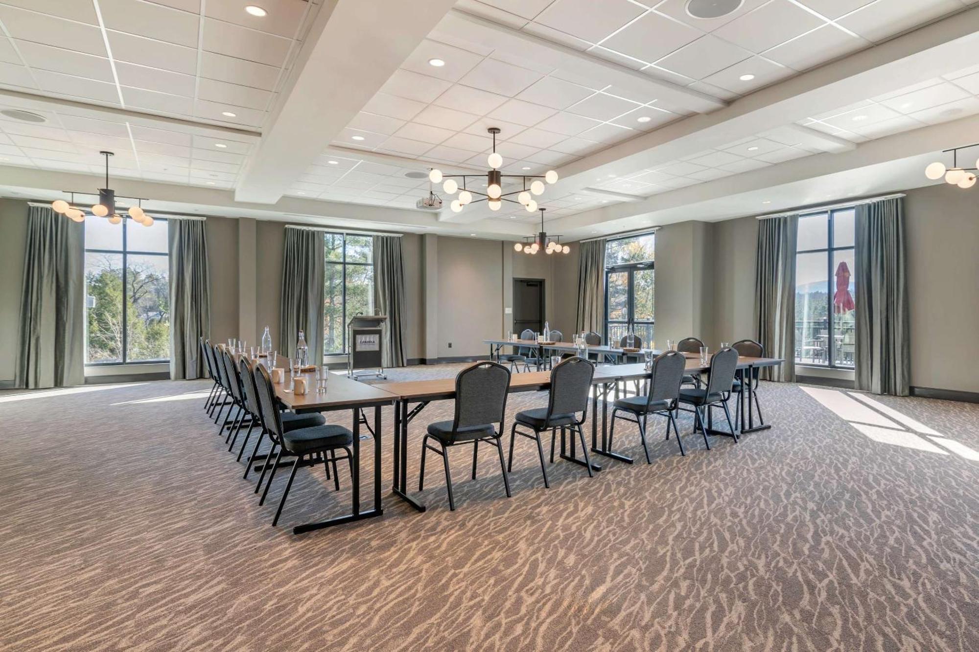 Cambria Hotel Lake Placid - Lakeside Resort Εξωτερικό φωτογραφία