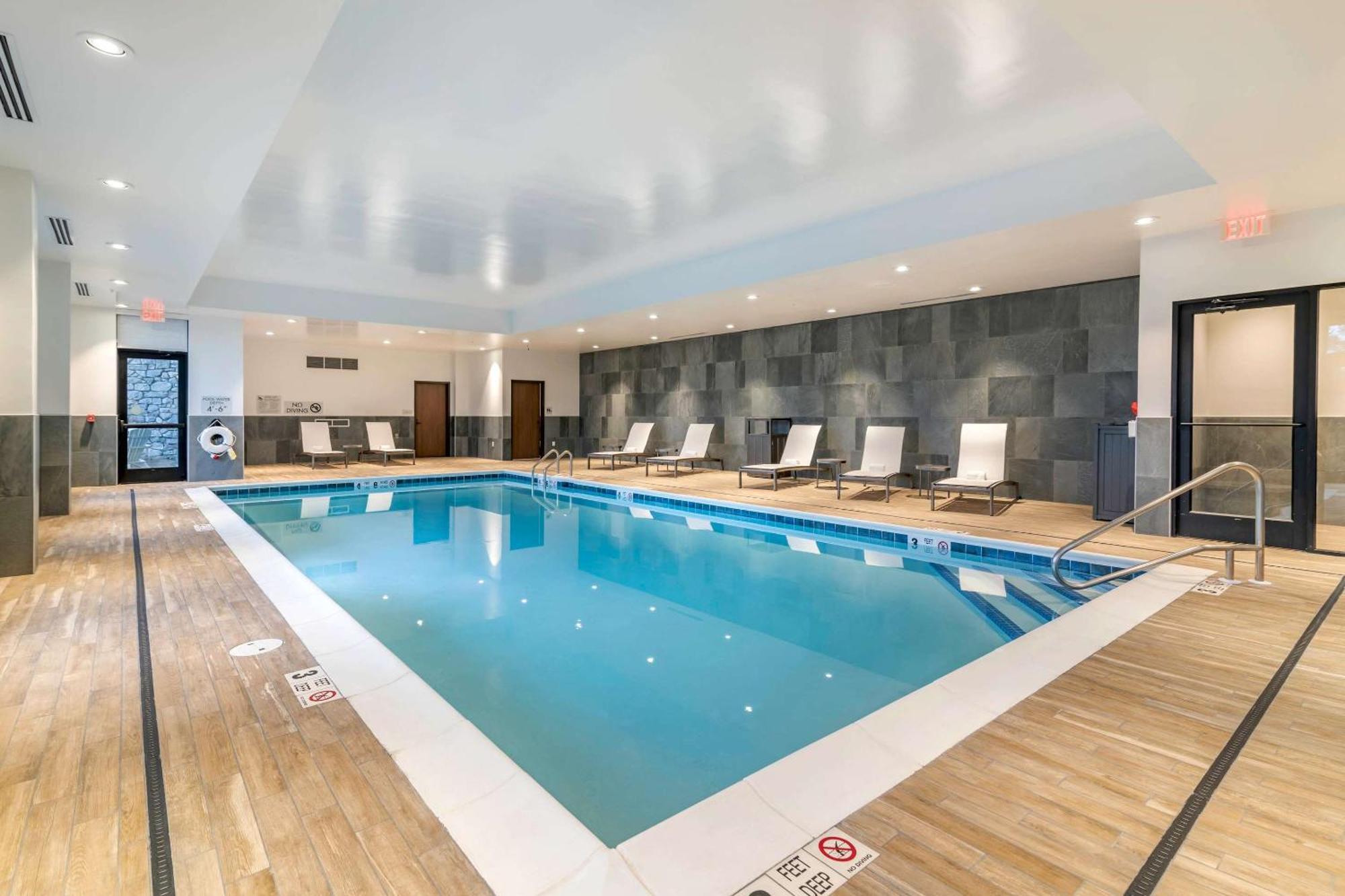 Cambria Hotel Lake Placid - Lakeside Resort Εξωτερικό φωτογραφία