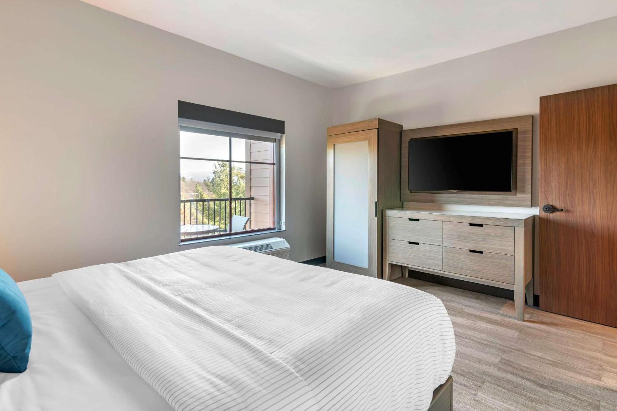 Cambria Hotel Lake Placid - Lakeside Resort Εξωτερικό φωτογραφία