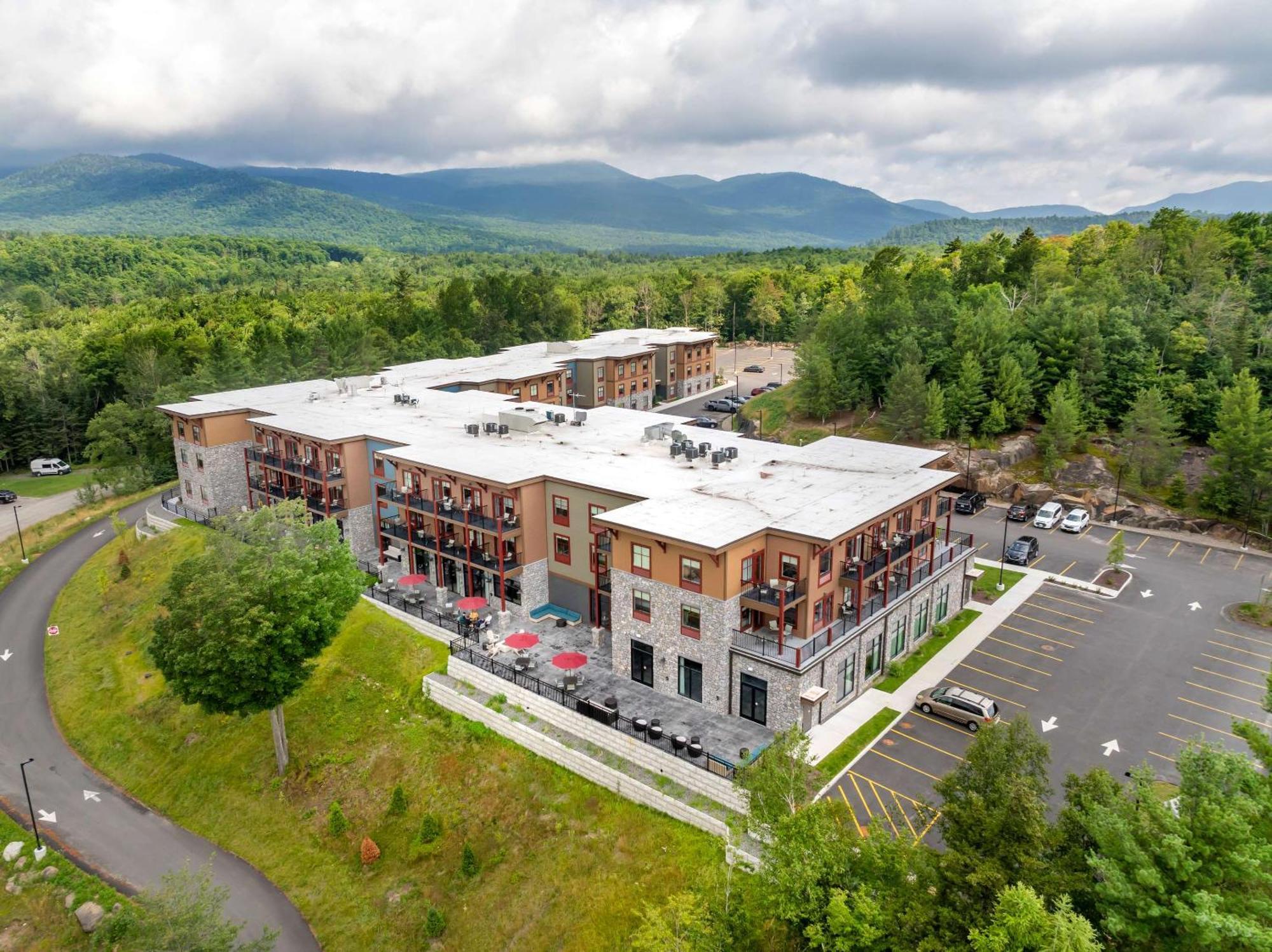 Cambria Hotel Lake Placid - Lakeside Resort Εξωτερικό φωτογραφία
