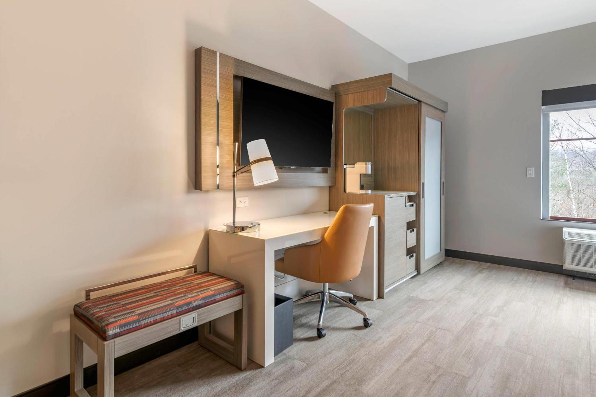 Cambria Hotel Lake Placid - Lakeside Resort Εξωτερικό φωτογραφία