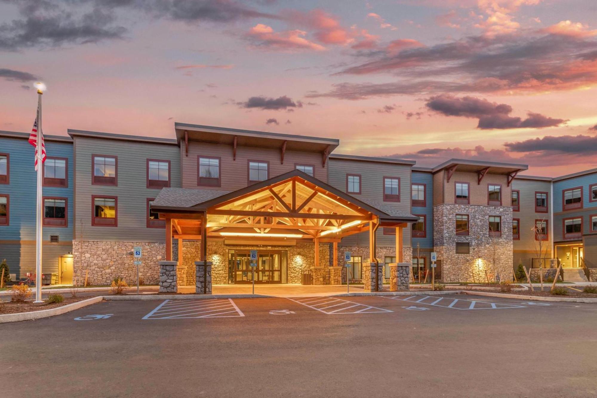 Cambria Hotel Lake Placid - Lakeside Resort Εξωτερικό φωτογραφία